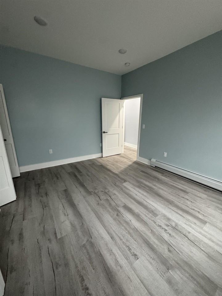 6720 John F Kennedy Blvd - Photo 6 of 8