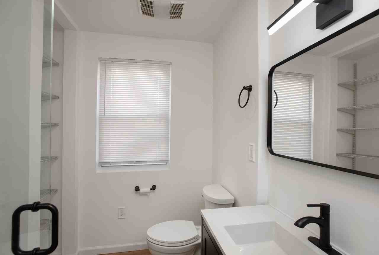 38 Ravine Ave #2 - Photo 5 of 17