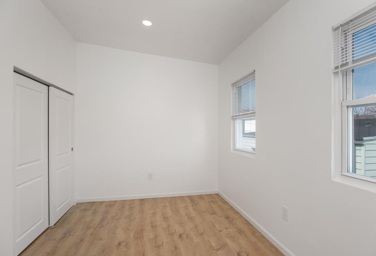 38 Ravine Ave #2 - Photo 6 of 17