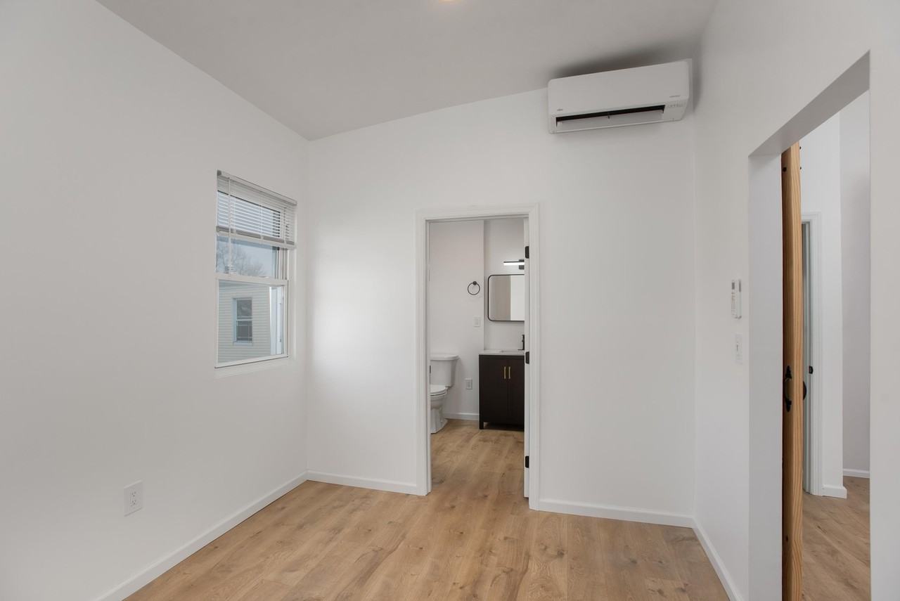 38 Ravine Ave #2 - Photo 7 of 17