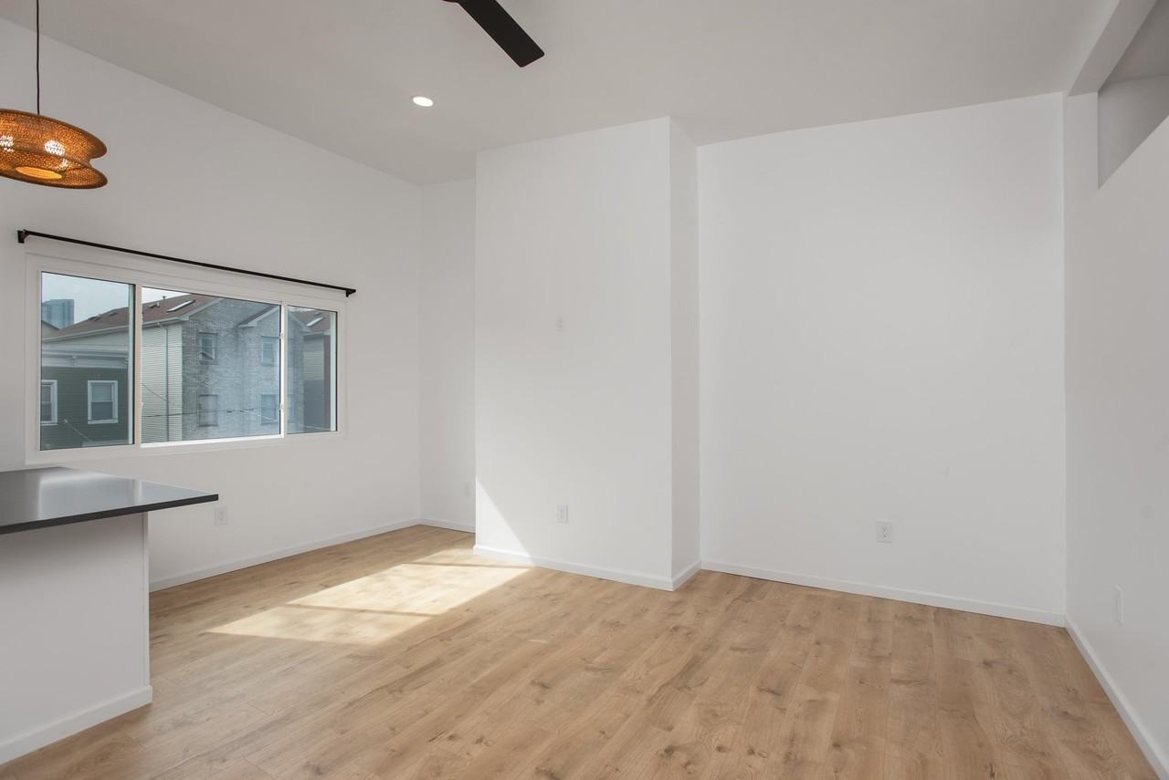 38 Ravine Ave #2 - Photo 4 of 17