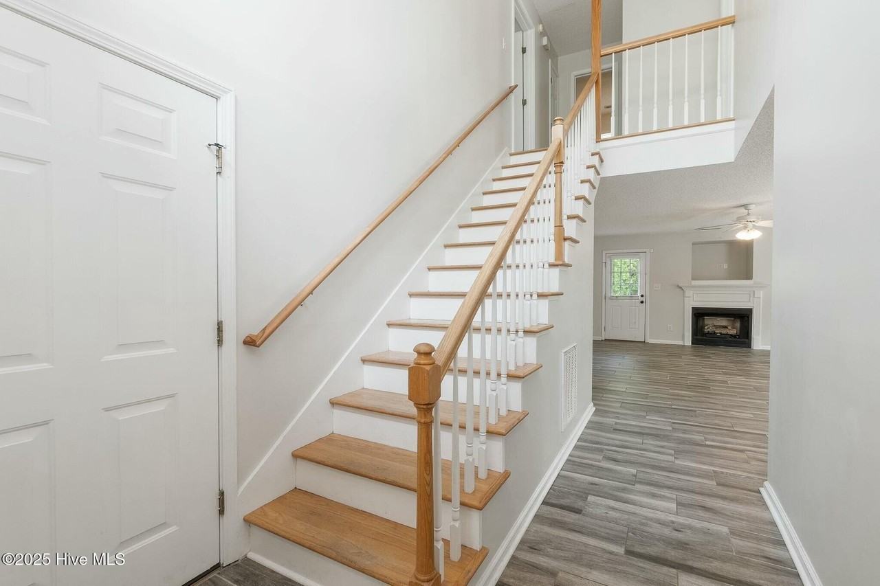 203 Panama Ter - Photo 5 of 35