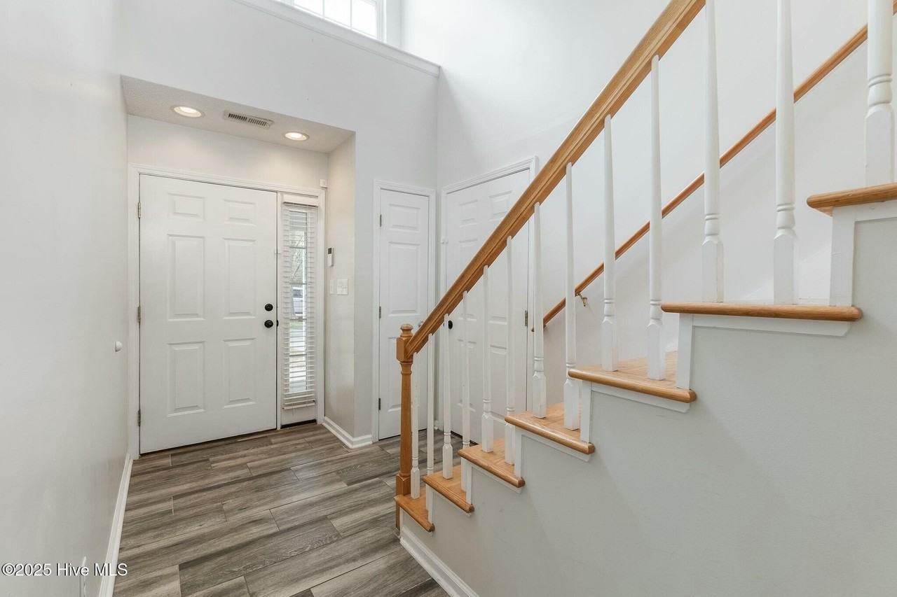 203 Panama Ter - Photo 6 of 35