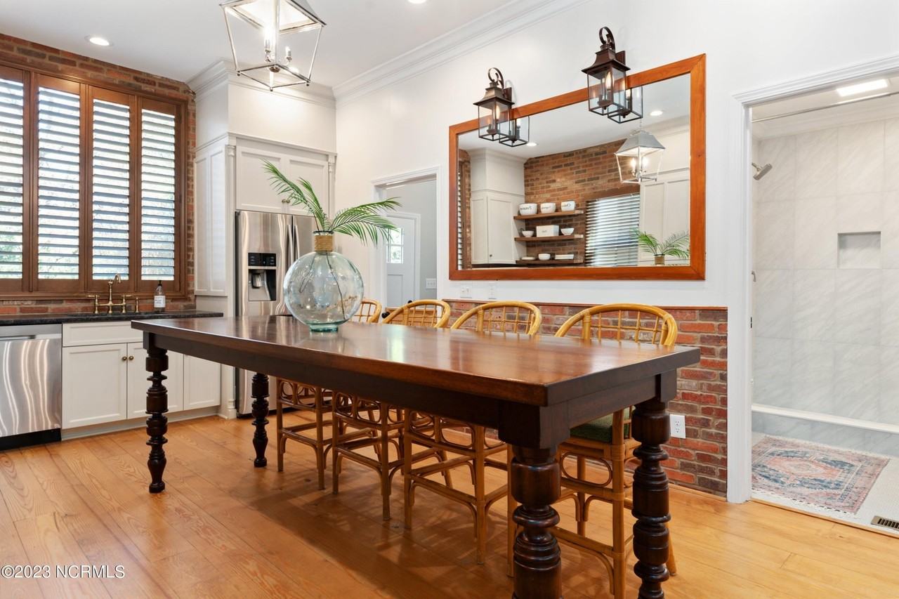 305 Harnett St - Photo 3 of 40