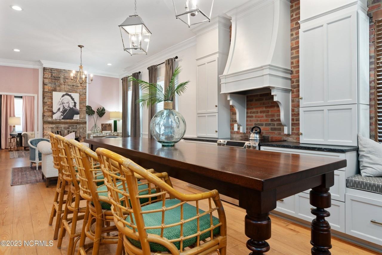 305 Harnett St - Photo 7 of 40