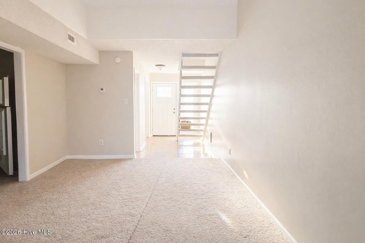 94 Balsam Rd - Photo 2 of 16