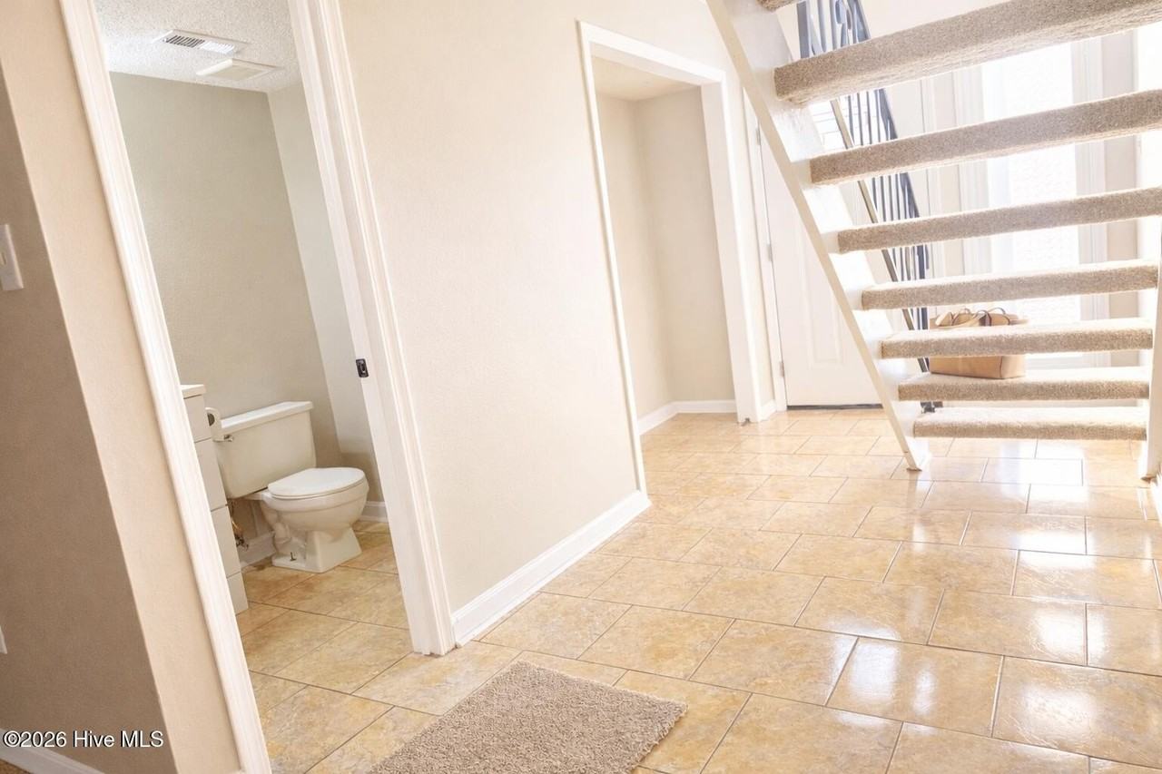 94 Balsam Rd - Photo 3 of 16