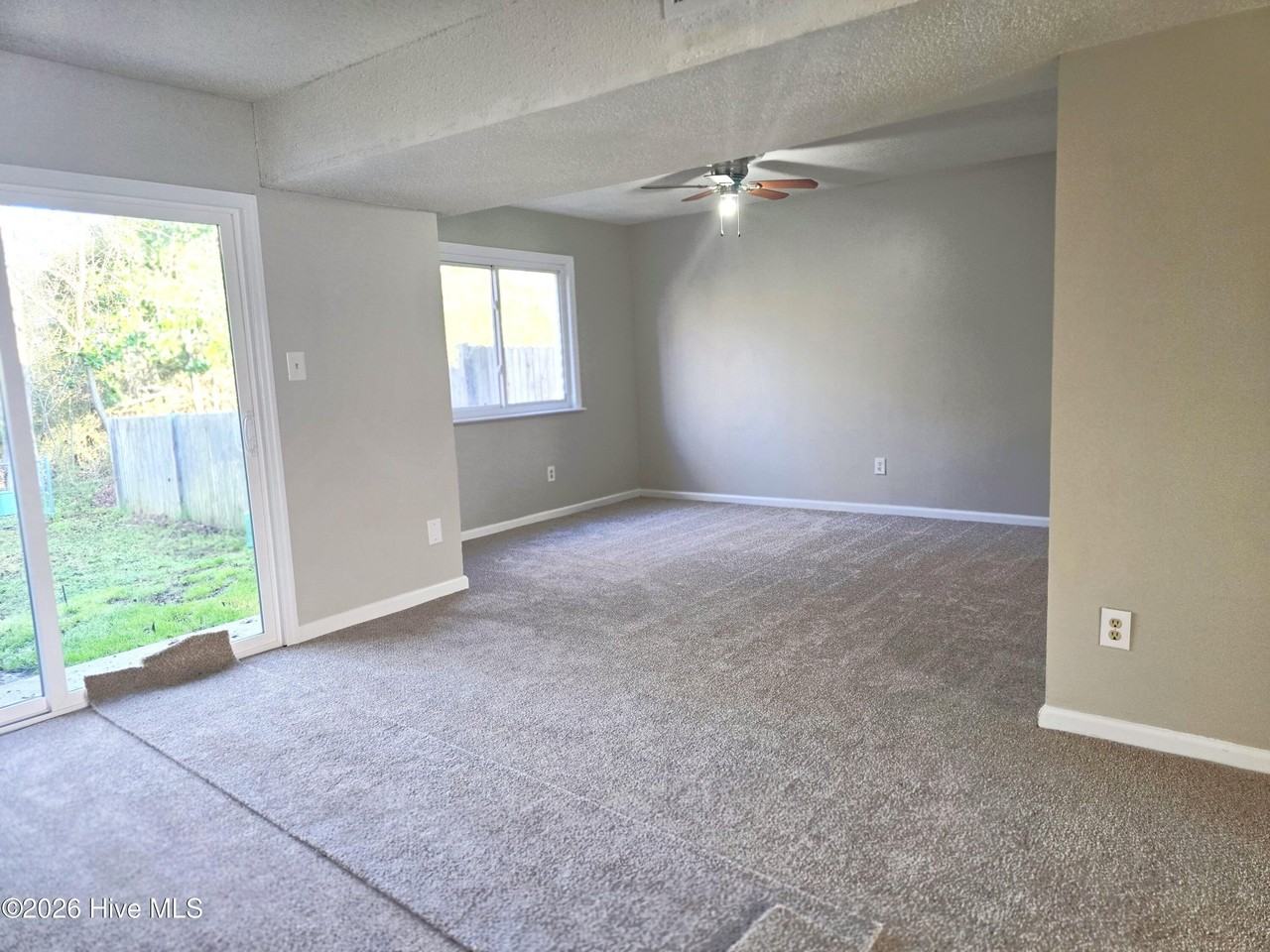 94 Balsam Rd - Photo 4 of 16