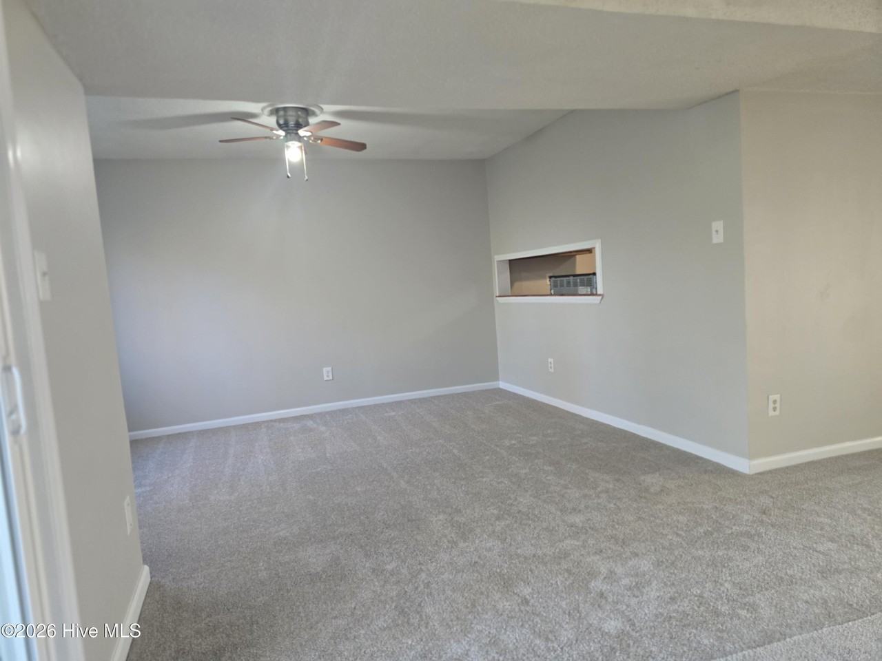 94 Balsam Rd - Photo 5 of 16