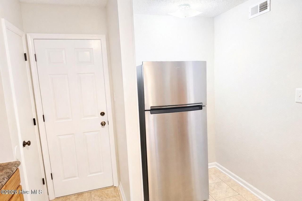 94 Balsam Rd - Photo 7 of 16