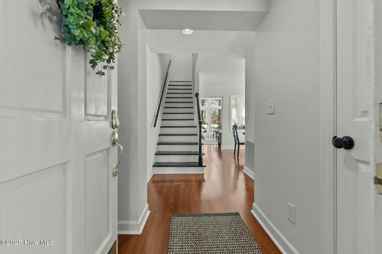 269 N Knoll Rd - Photo 6 of 35