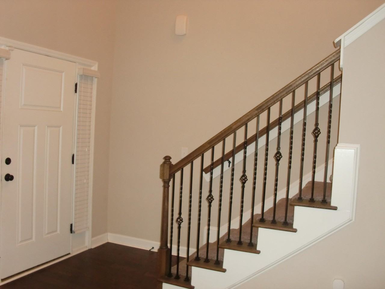 8018 Crawley St - Photo 5 of 13