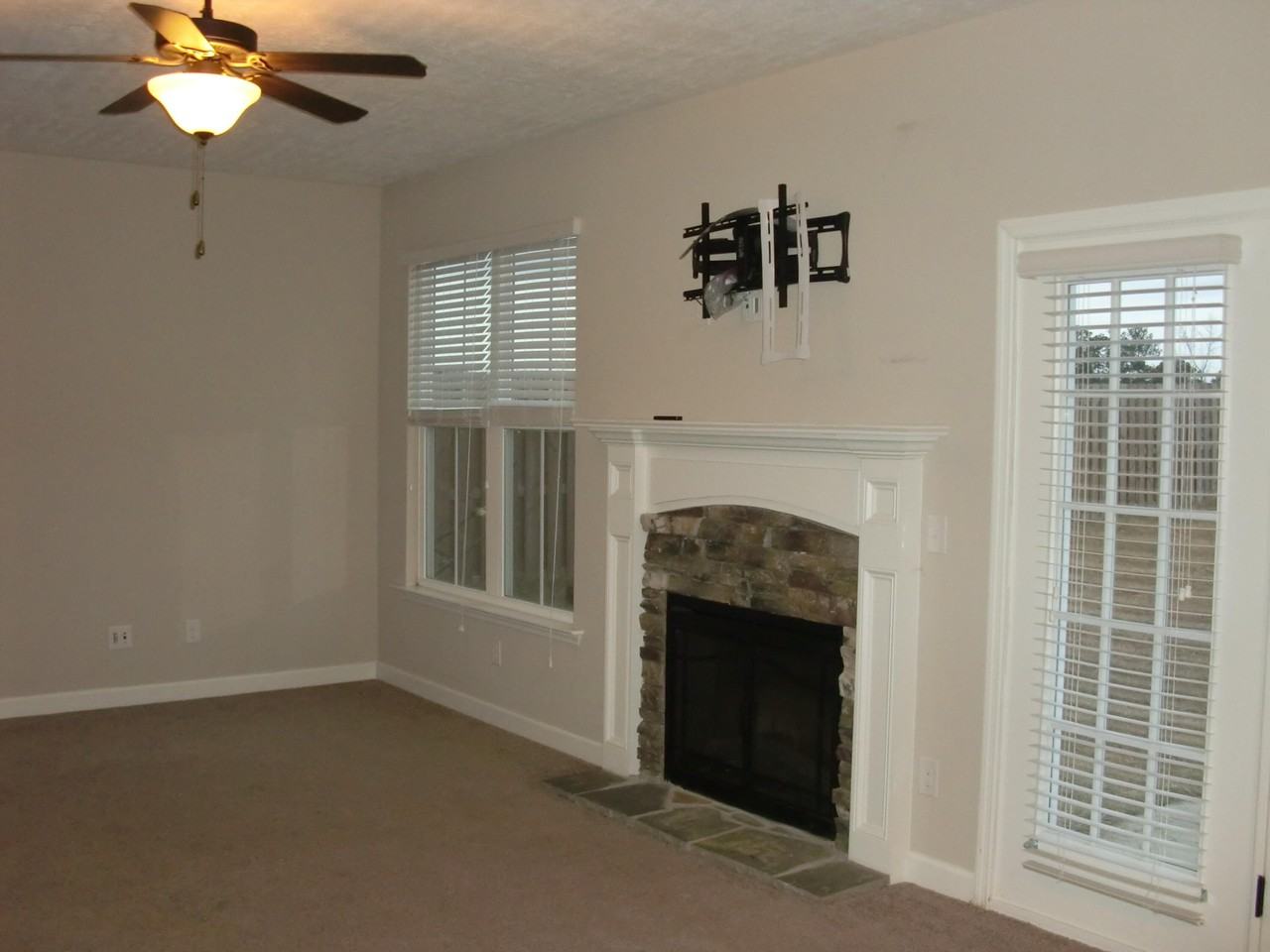 8018 Crawley St - Photo 6 of 13