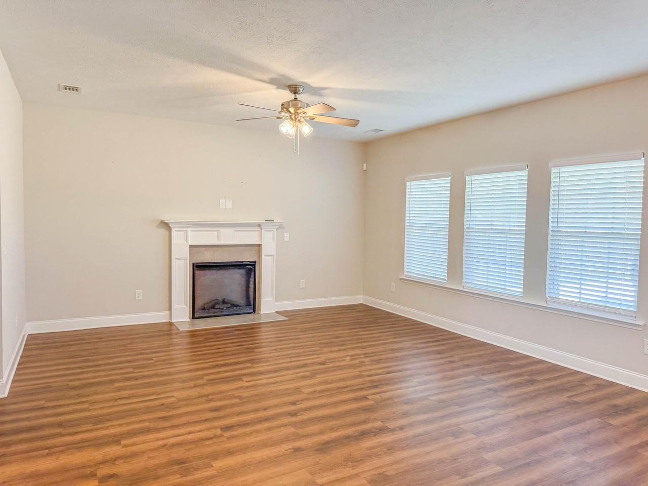 6037 Big Pond Trl - Photo 4 of 18