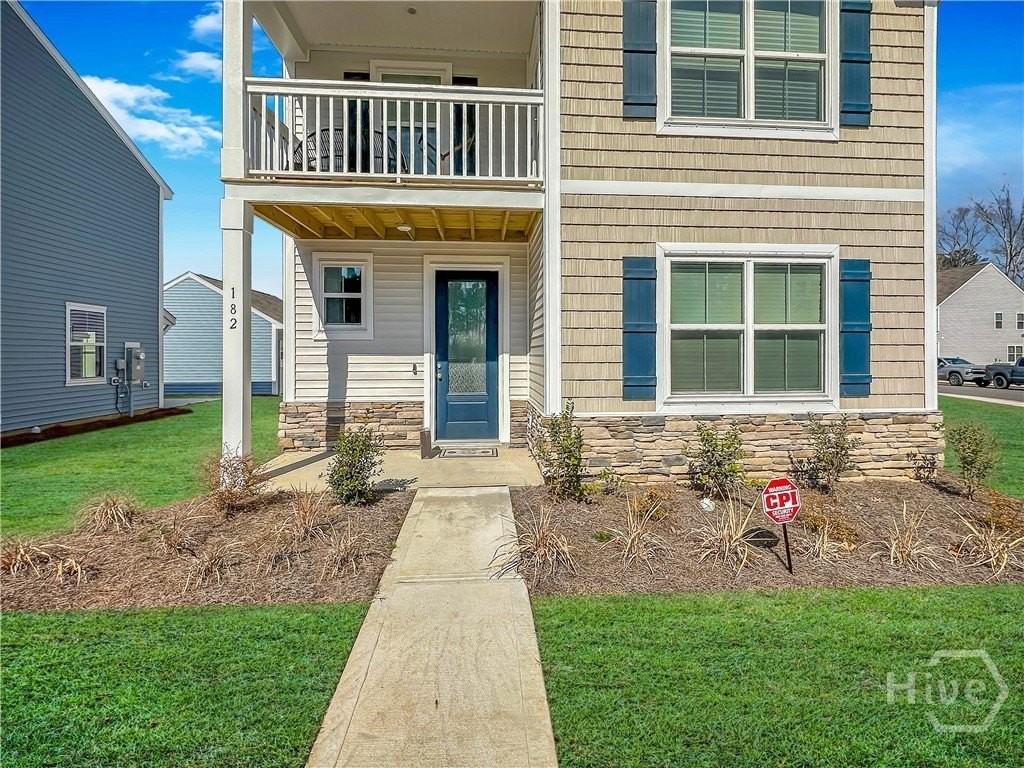 182 Standing Oaks Dr - Photo 3 of 33