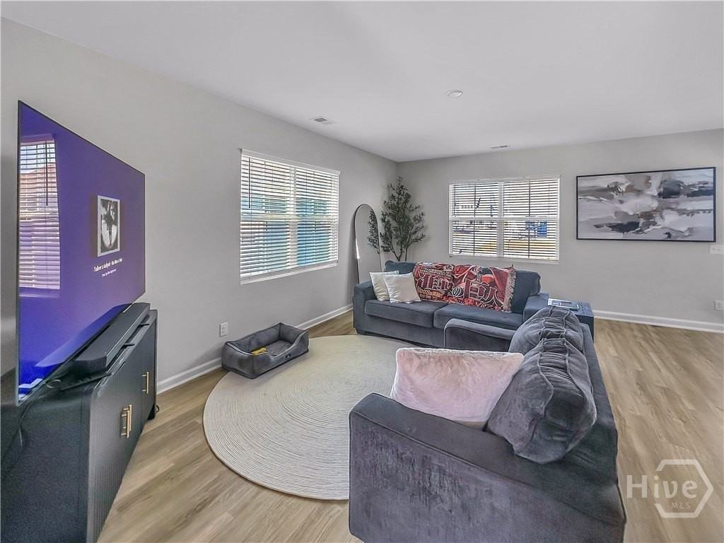 182 Standing Oaks Dr - Photo 5 of 33