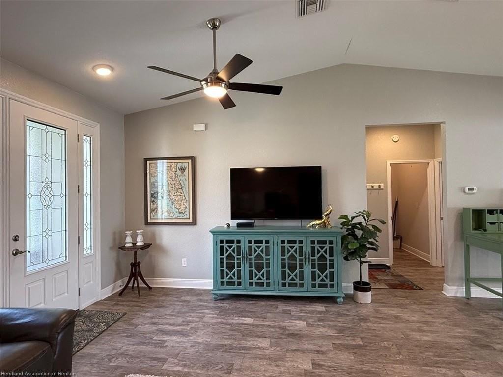 13 Silk Oak St - Photo 2 of 23