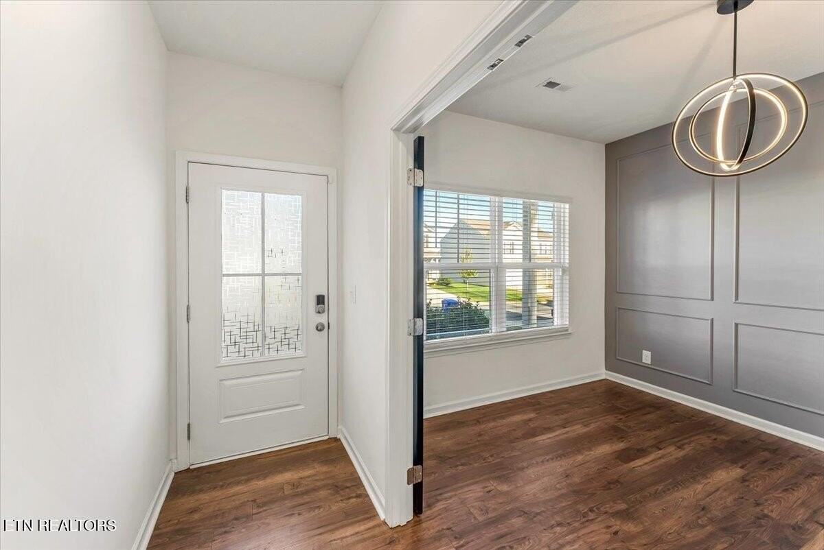 1013 Curly Top Ln - Photo 3 of 39