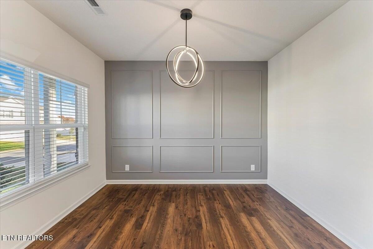 1013 Curly Top Ln - Photo 4 of 39