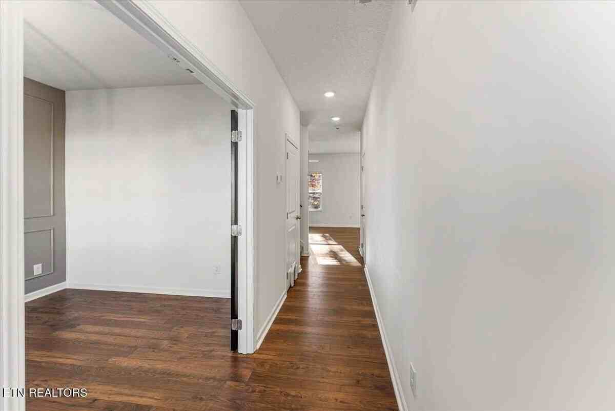 1013 Curly Top Ln - Photo 6 of 39