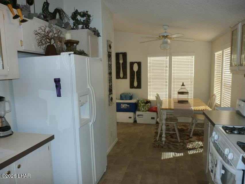 2560 James Dr - Photo 4 of 19