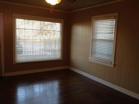 1713 23rd St - Photo 2 of 7