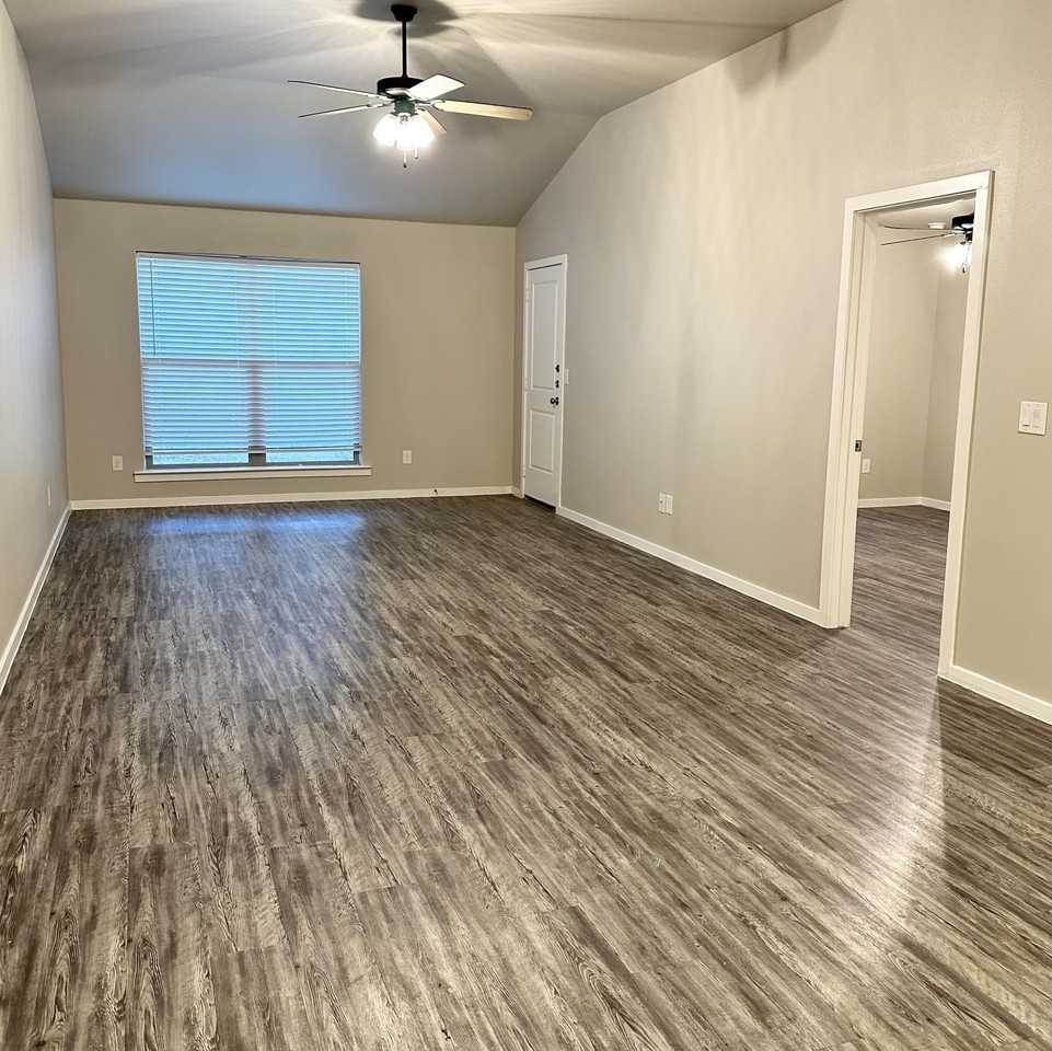 2106 N Avenue J unit: #1 - Photo 6 of 17