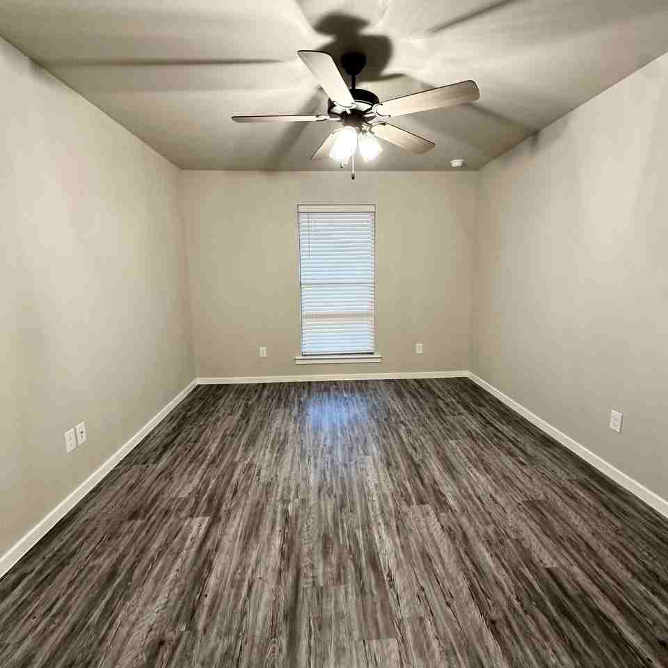 2106 N Avenue J unit: #1 - Photo 7 of 17