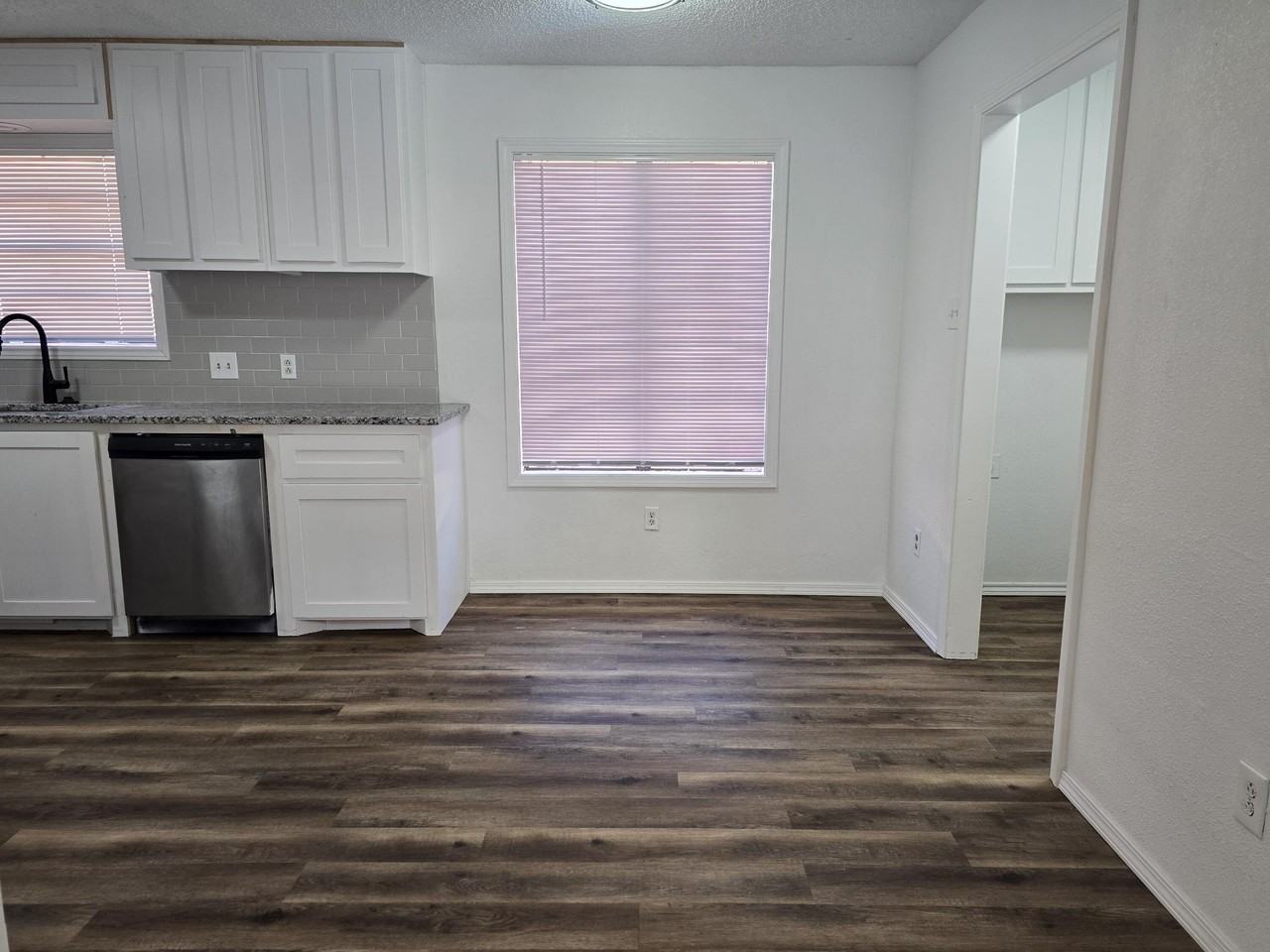 2211 33rd St Apt A - Photo 2 of 18