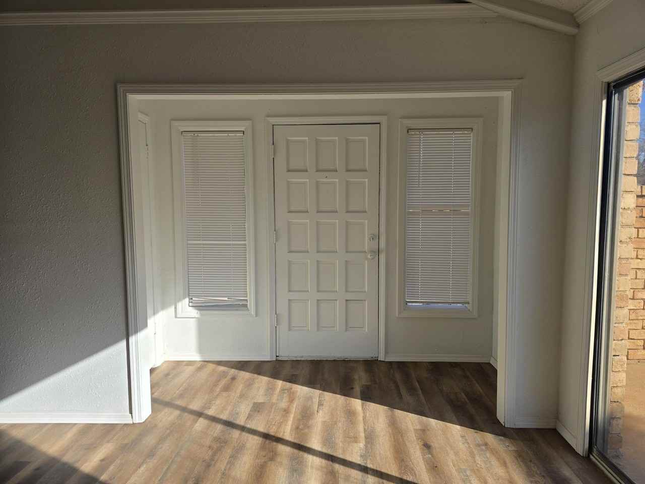 2211 33rd St Apt A - Photo 3 of 18