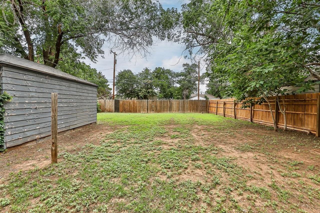 2120 28th St - Photo 4 of 20