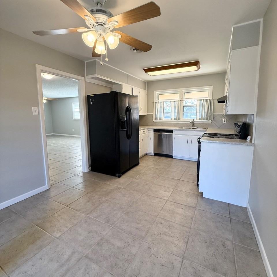 2806 54th St - Photo 5 of 22