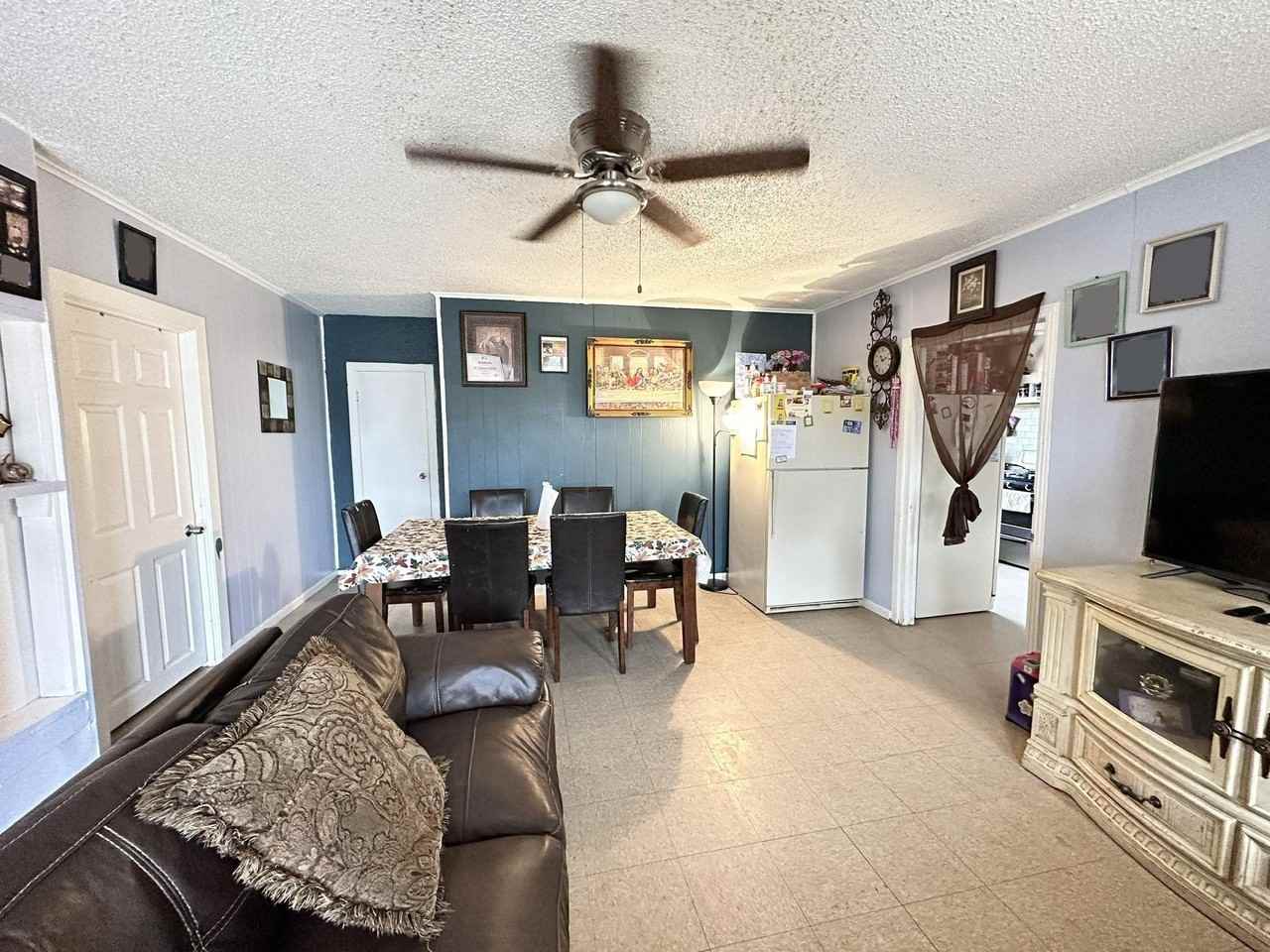 3212 Pecan St - Photo 3 of 12