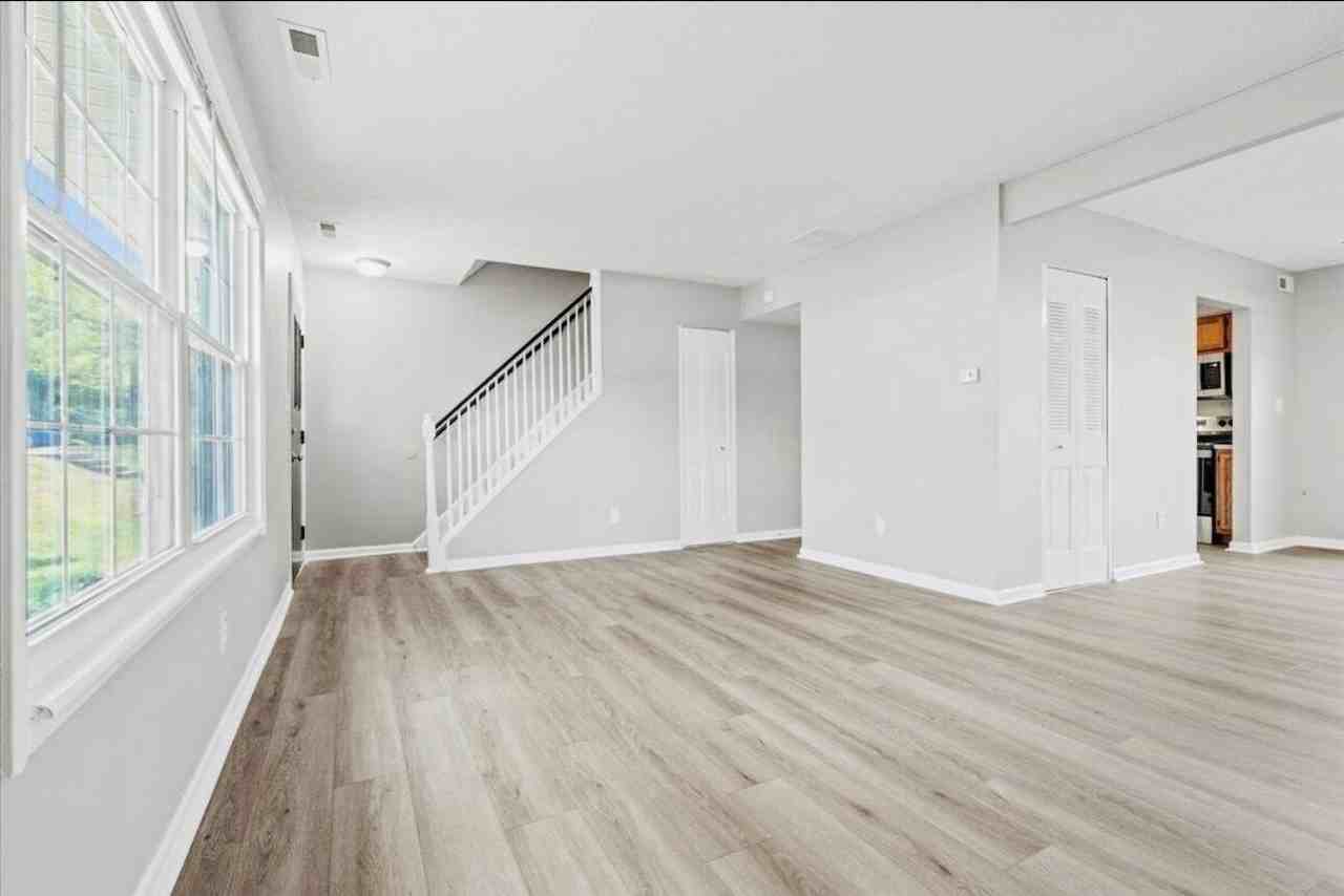 3500 Warwick Dr - Photo 5 of 21