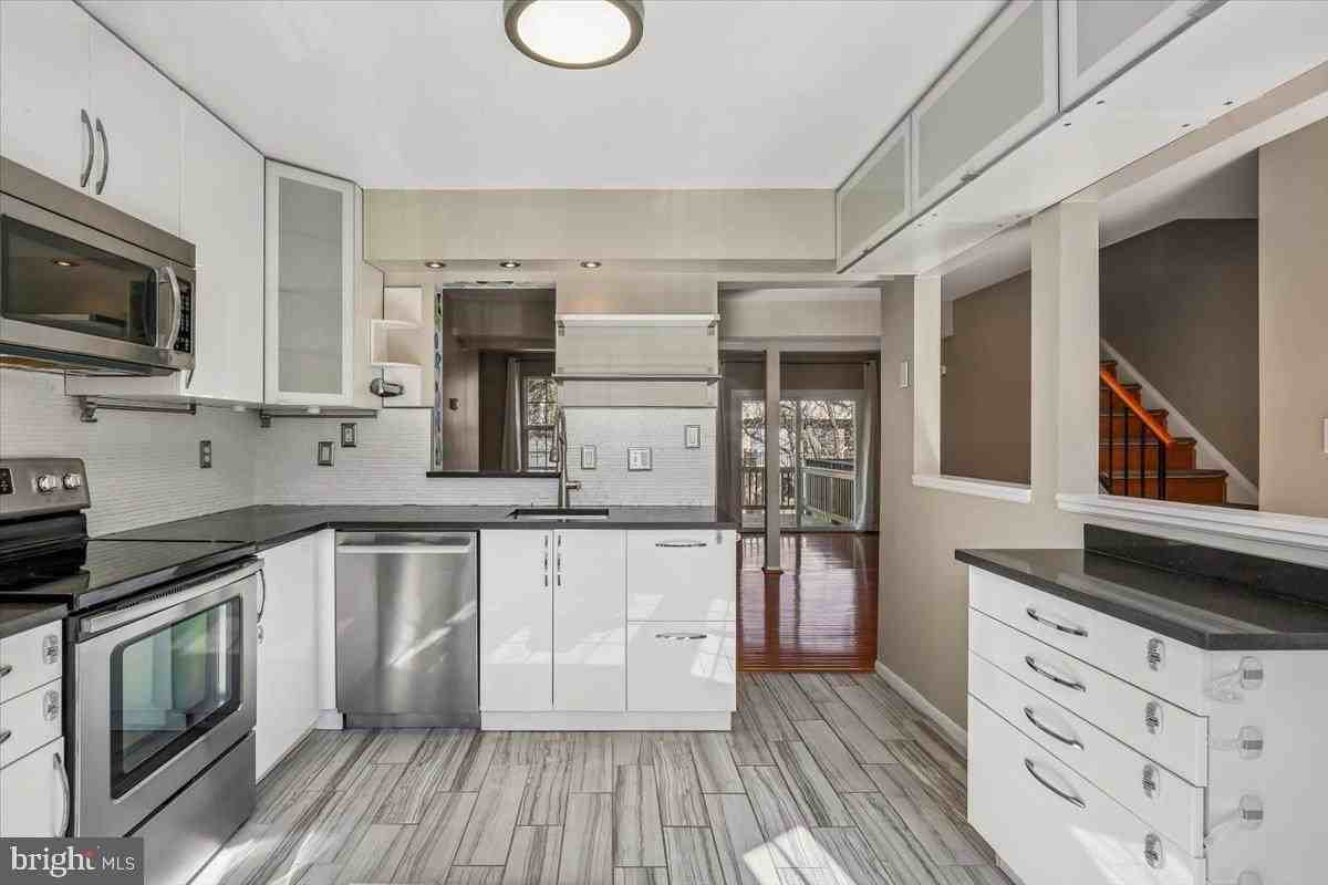 3 Cinzano Ct - Photo 3 of 28