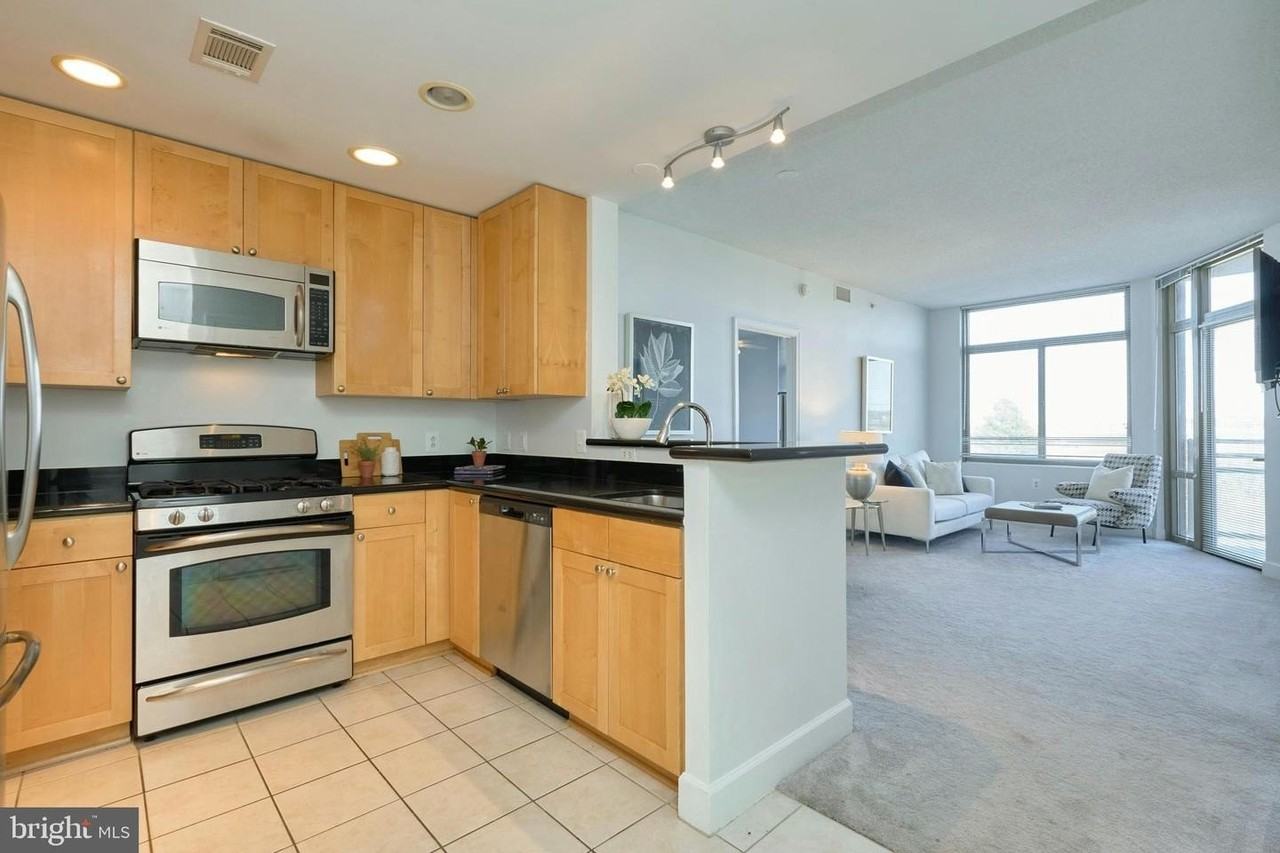 3650 S Glebe Rd - Photo 4 of 50