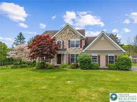 featured image of 2190 Beechwood St