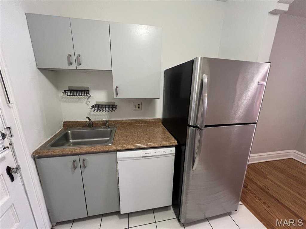 7080 Mitchell Ave - Photo 5 of 10