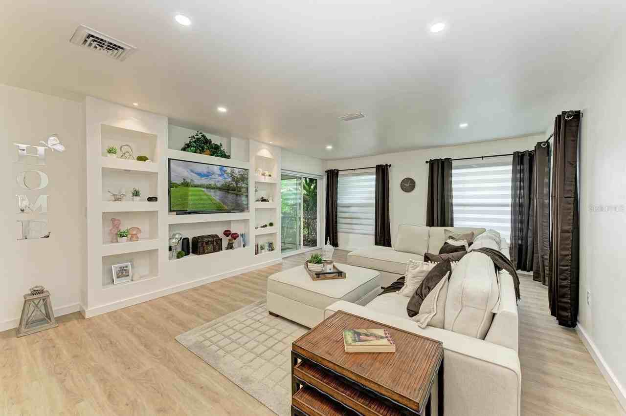 3316 Vivienda Blvd - Photo 3 of 23