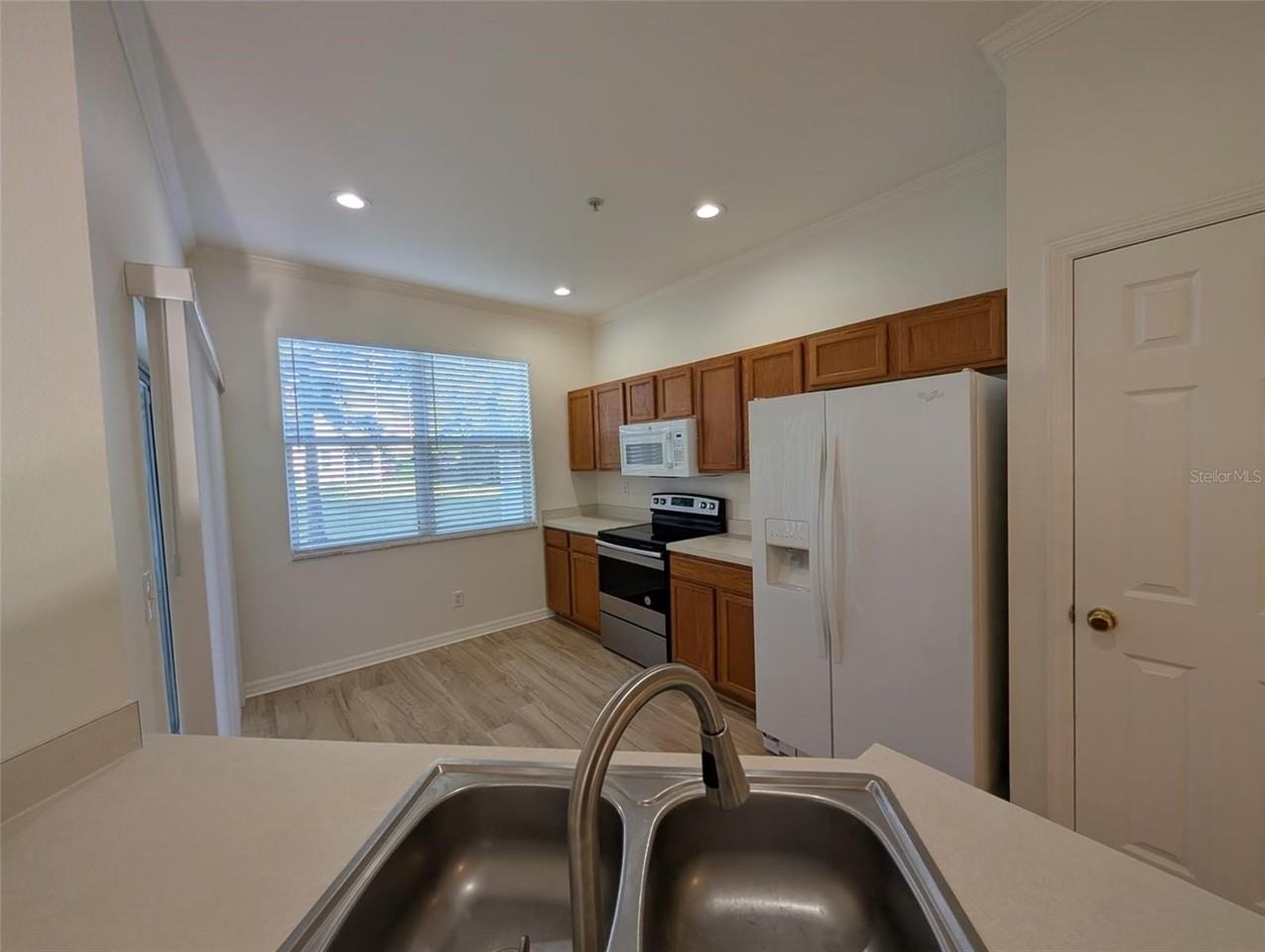 4004 Crabtree Ave - Photo 4 of 10