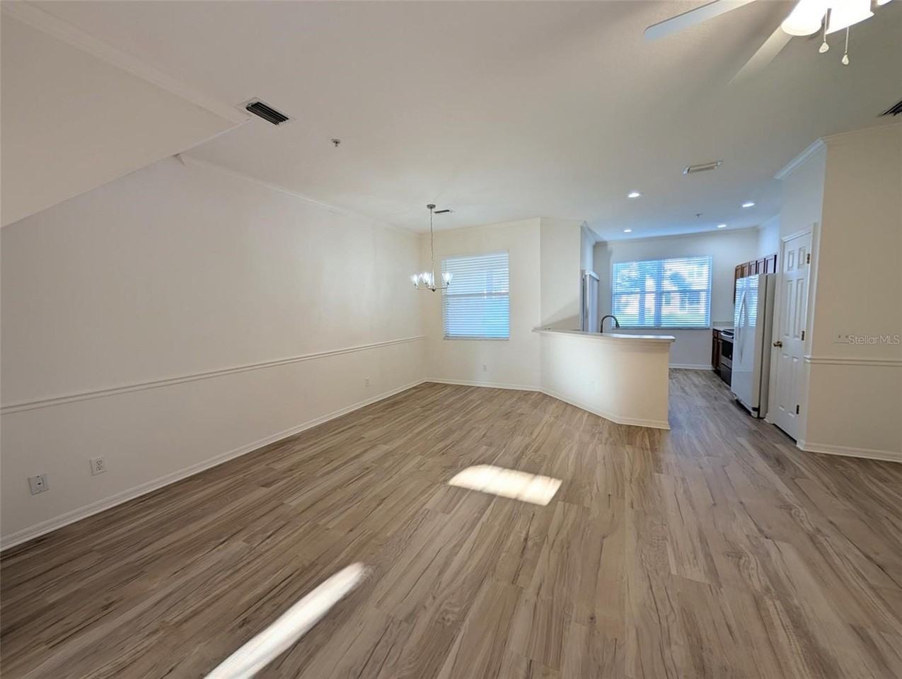 4004 Crabtree Ave - Photo 5 of 10