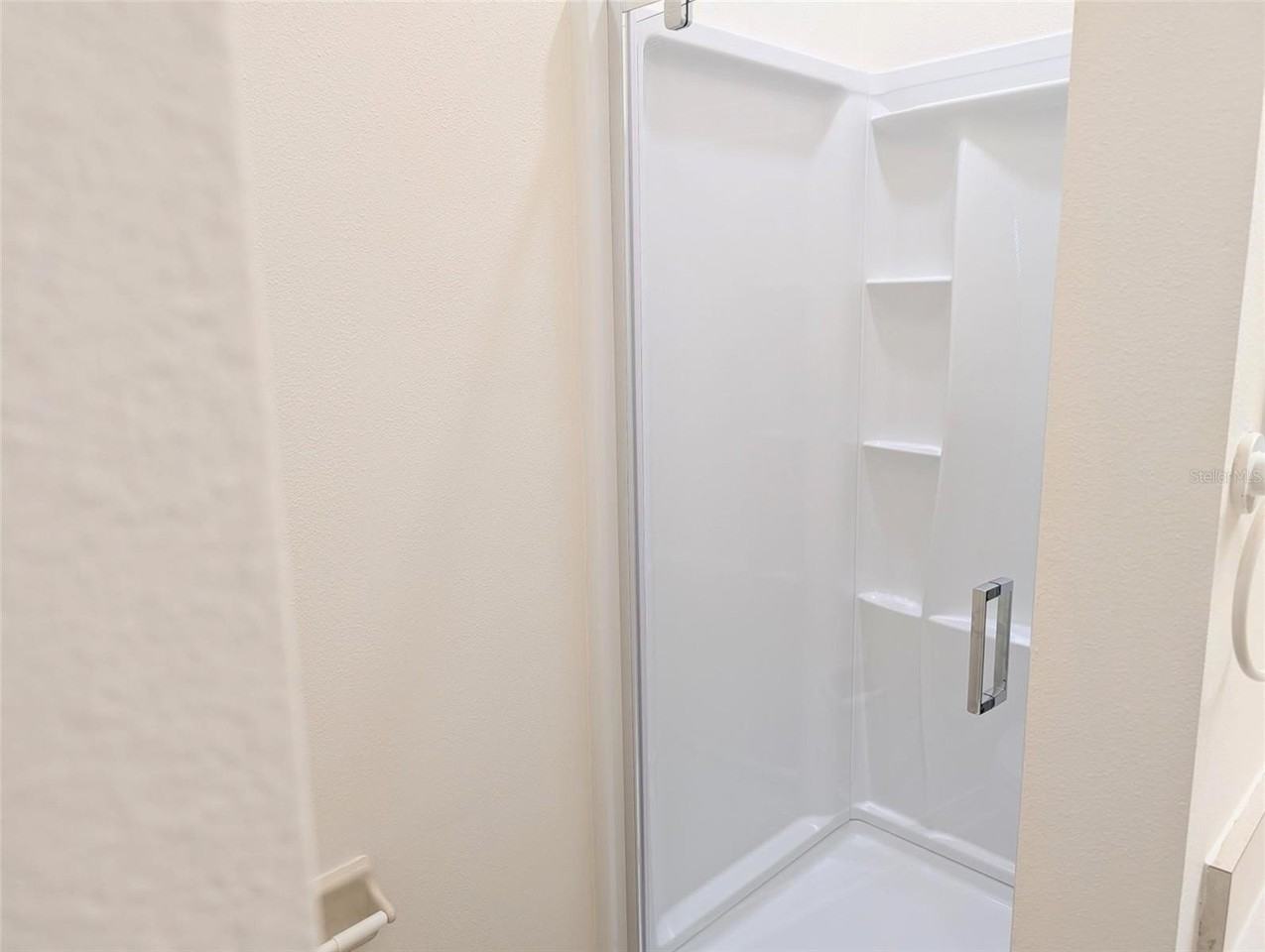 4004 Crabtree Ave - Photo 7 of 10