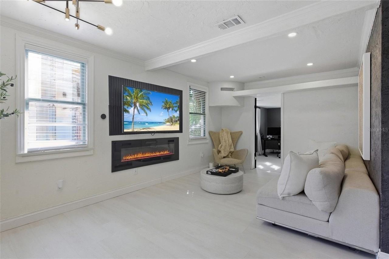 2826 Marlette St - Photo 2 of 21