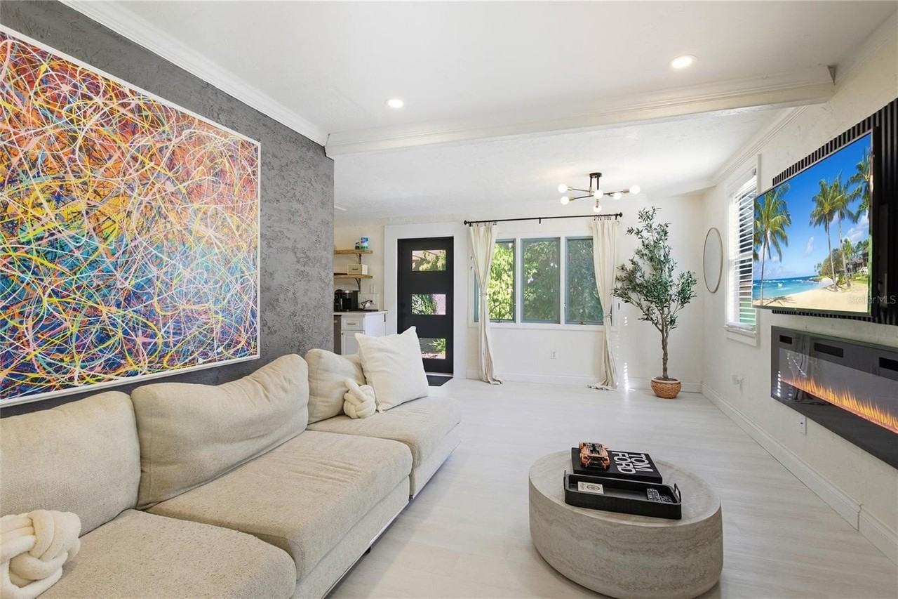 2826 Marlette St - Photo 3 of 21