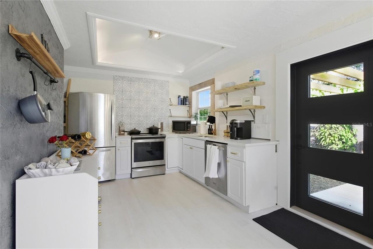 2826 Marlette St - Photo 4 of 21