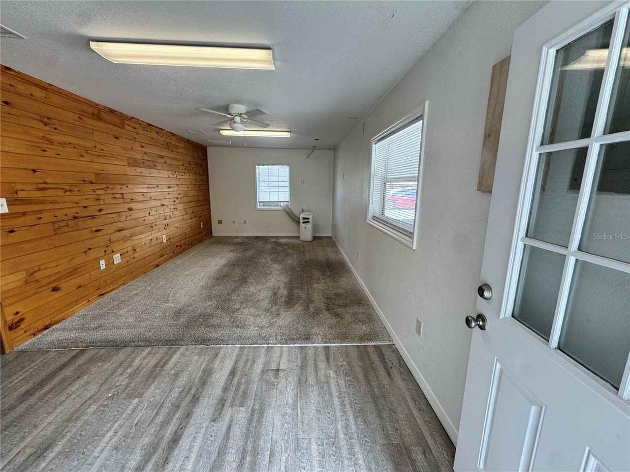 306 N Iona Ave - Photo 3 of 17