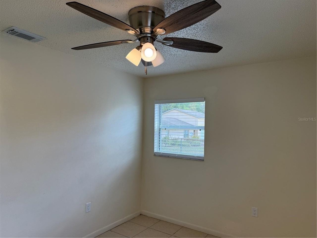 824 S Lone Oak Dr #B - Photo 7 of 19