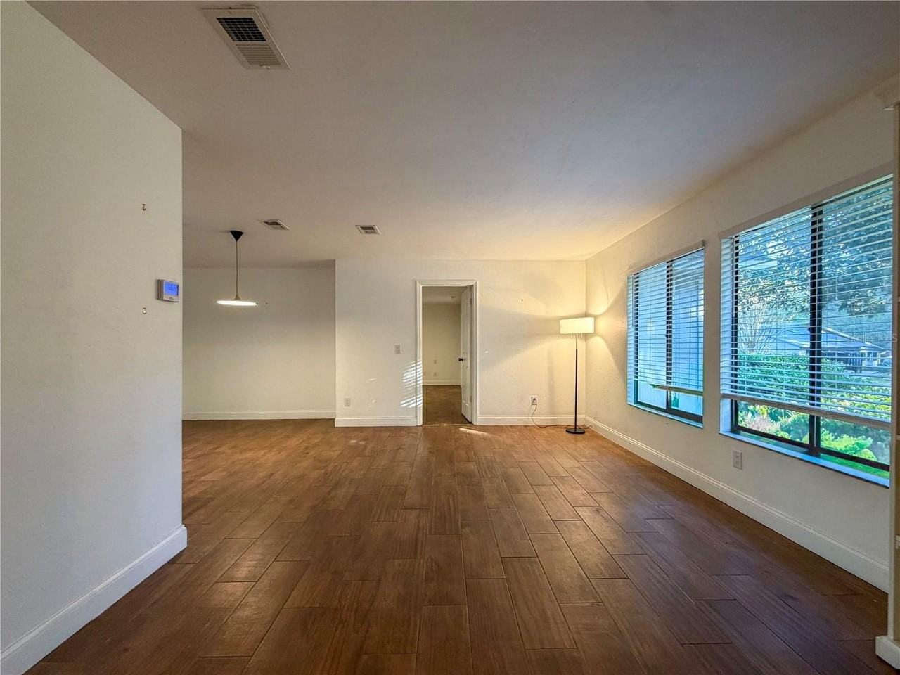 6242 Nw 105th Ave - Photo 3 of 45