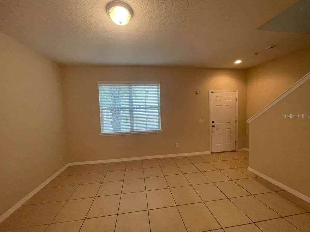 12458 Langstaff Dr - Photo 4 of 17