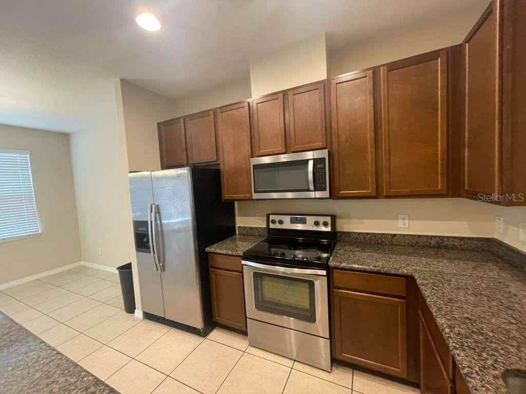 12458 Langstaff Dr - Photo 6 of 17